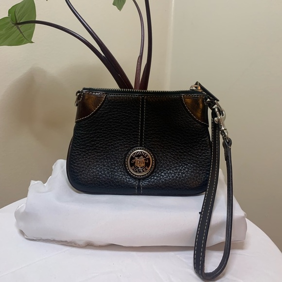 Dooney & Bourke Handbags - Dooney & Burke Leather Wristlet